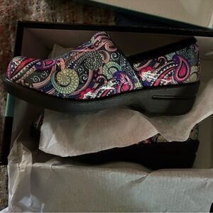 Savvy Multicolor Paisley Mules